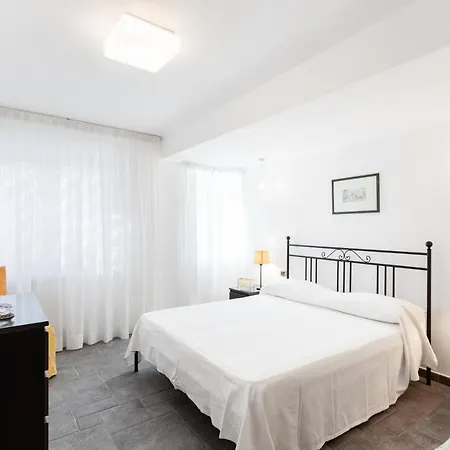 Penelope Seaview * Catania