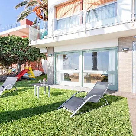 Penelope Seaview * Catania